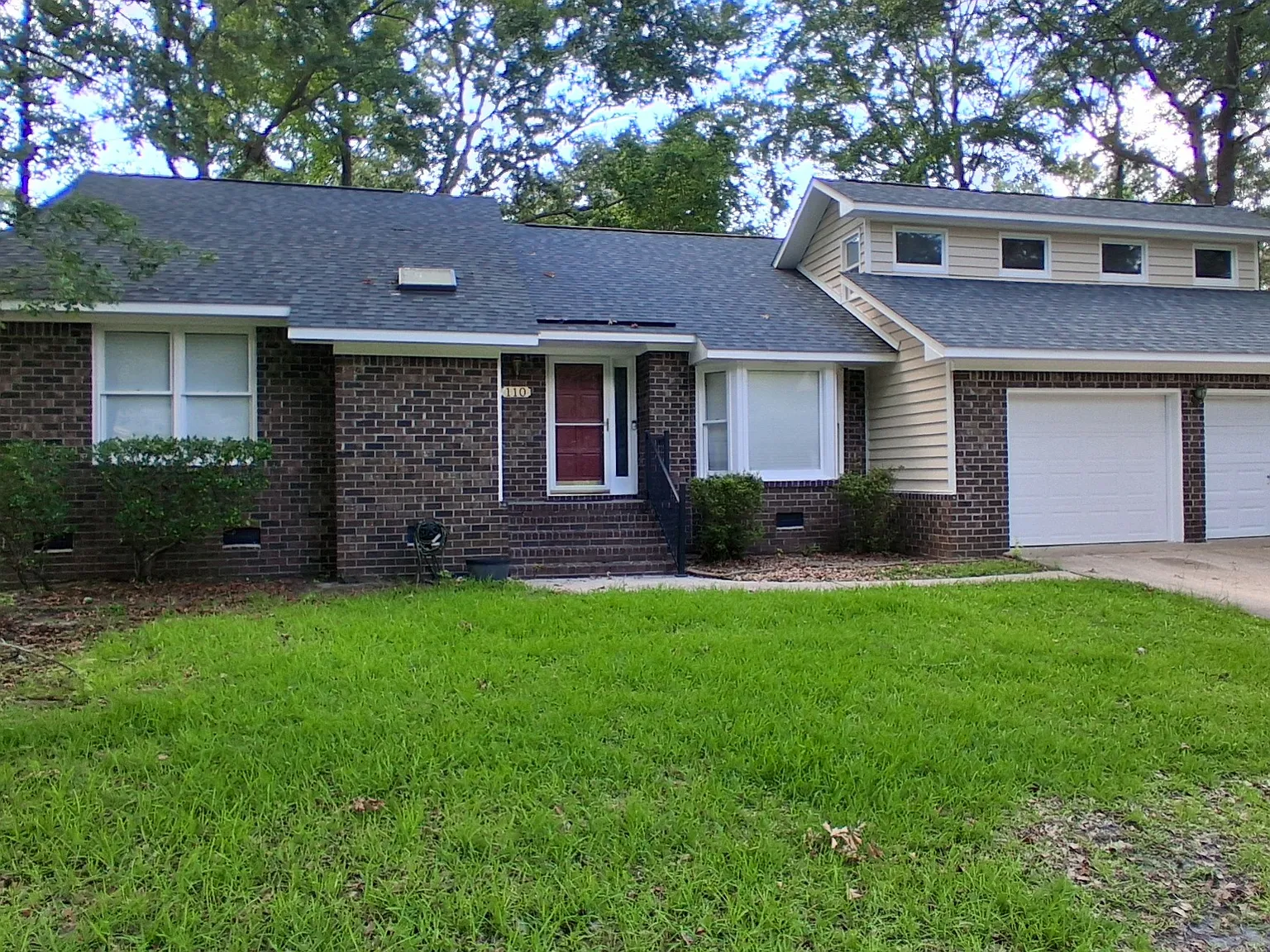 4 bed, 2.5 bath, 1935 sqft, $2,550 — Photo 1
