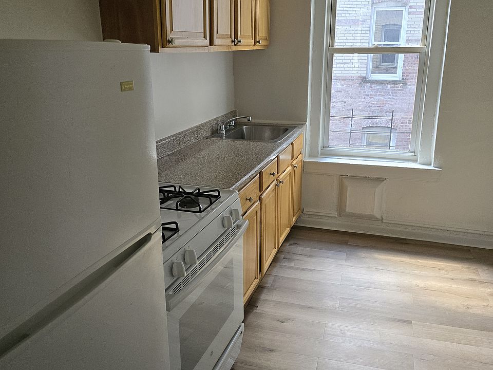 1st image of 1704 E 15th St APT B2