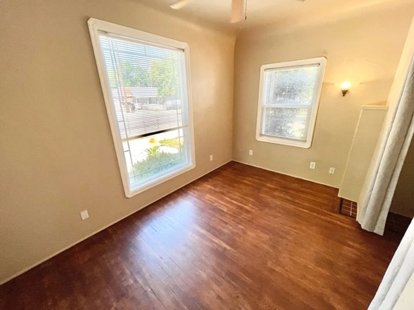 **Reserve For Summer 2027** Charming Home With 5 Bedrooms Close To Chico State — Photo 4