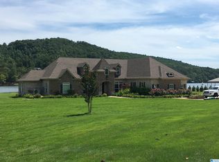 1860 Babe Jackson Dr, Rainbow City, AL 35906