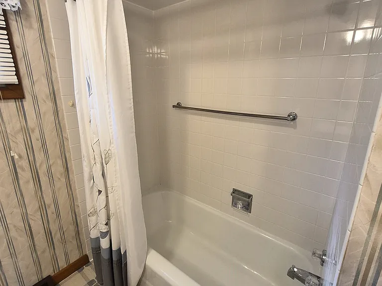 324 Church Ave SE — Photo 18