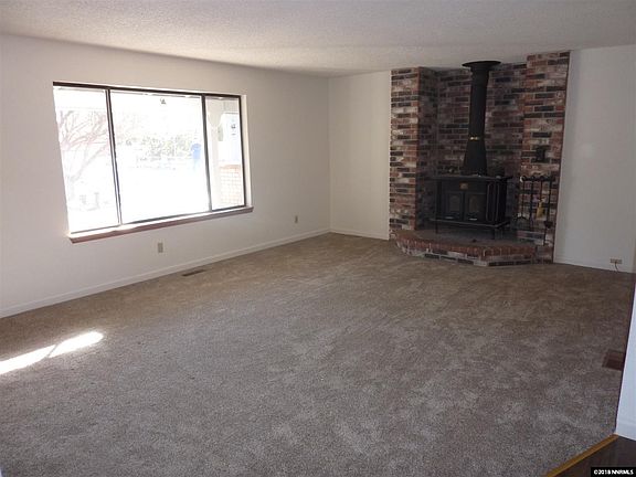 4th image of 730 Mustang Ln