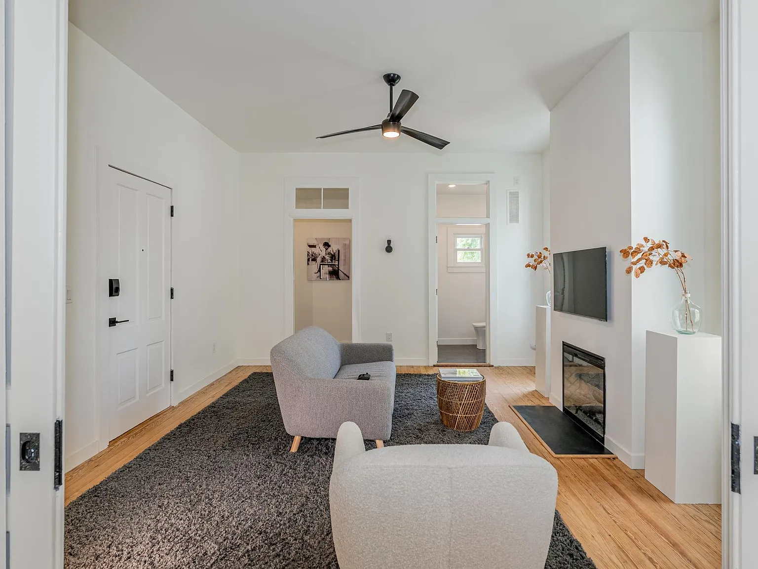 2810 Griffin Ave — Photo 4