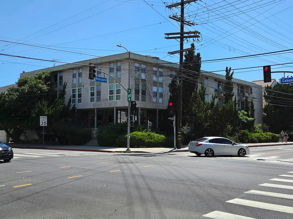 Toluca Embassy