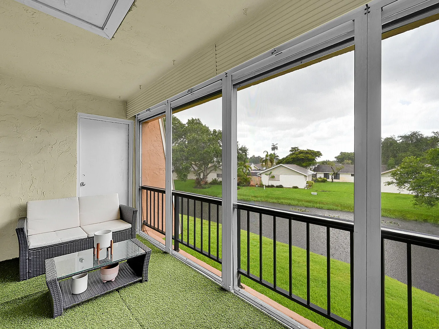 2 bed, 2.0 bath, 1358 sqft, $2,800 — Photo 4