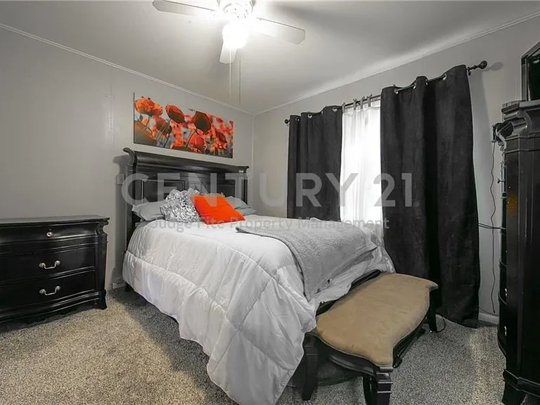 206 Renfro St — Photo 11