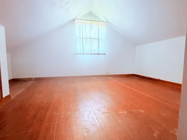 516 N Washington St, Aberdeen, SD 57401