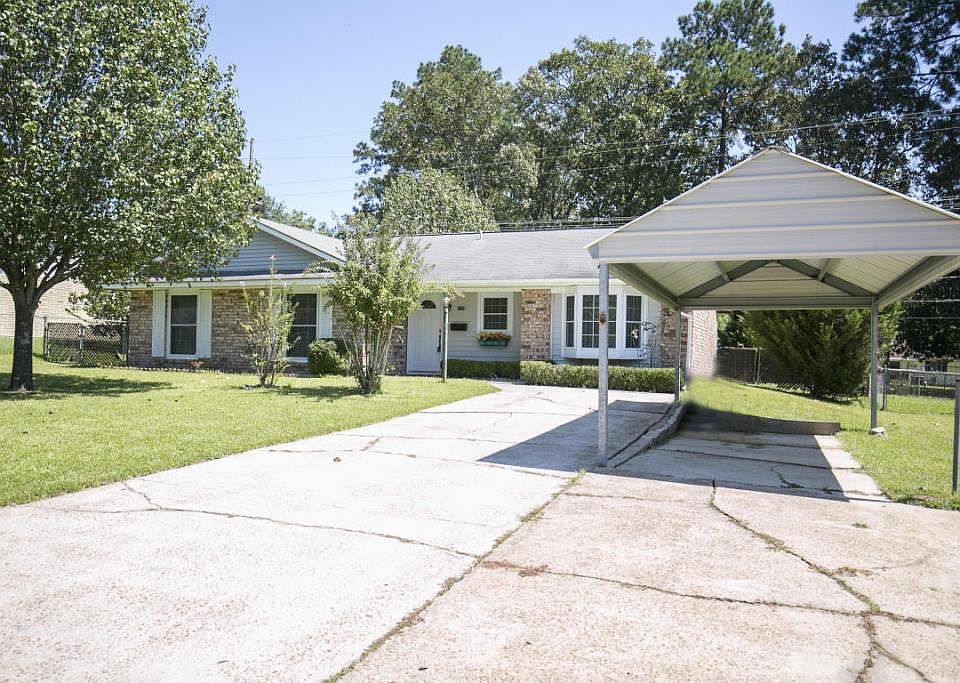 1st image of 1045 Anderson Dr