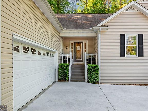 3rd image of 6011 Crabapple Way