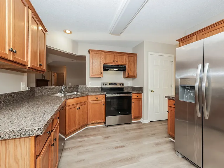 1052 Blue Mountain Ln — Photo 8