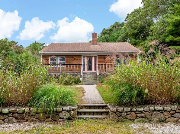 18 Wampum Road, East Falmouth, MA 02536