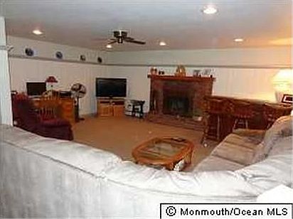 4th image of 135 Laurelwood Rd