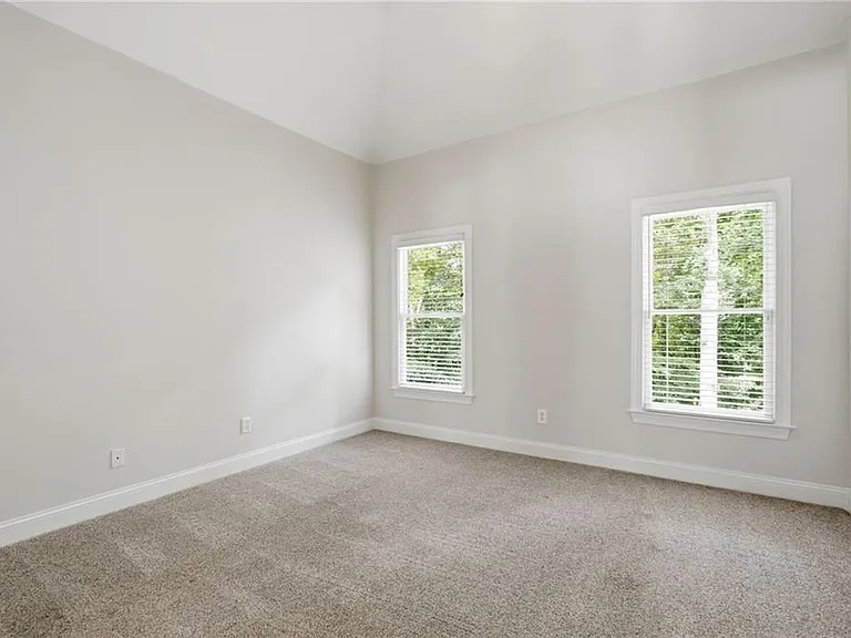 730 Rose Creek Cir — Photo 36