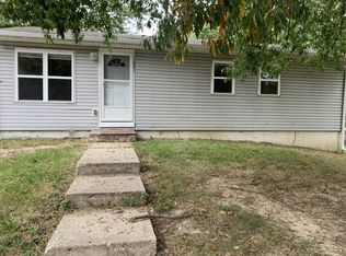 1221 NE 45th Pl, Kansas City, MO 64116