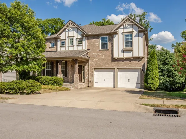 2128 Ravenscourt Dr, Thompsons Station, TN 37179