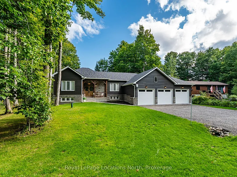 15 Pinecone Ave — Photo 2