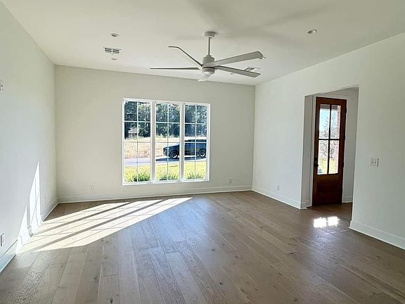 3rd image of 115 Chapal Gray Dr