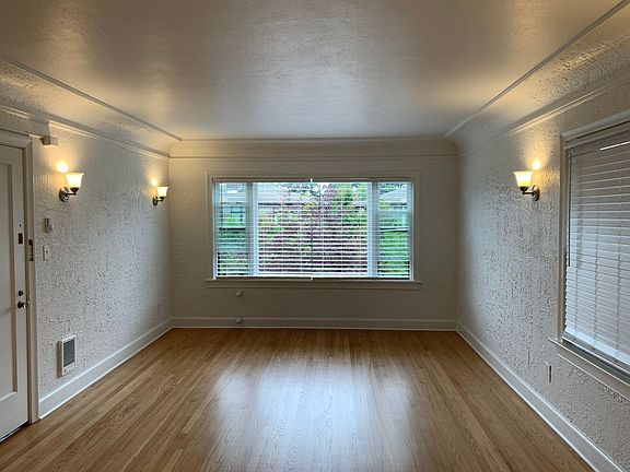 3rd image of 724 Harvard Ave E APT 5