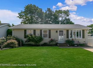 11 Spark Dr E, Brick, NJ 08723