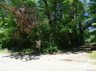 1193 Kendra Ln, Howell, MI 48843