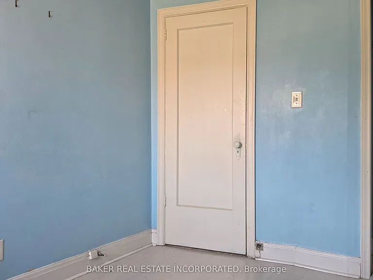739 Vaughan Rd — Photo 10
