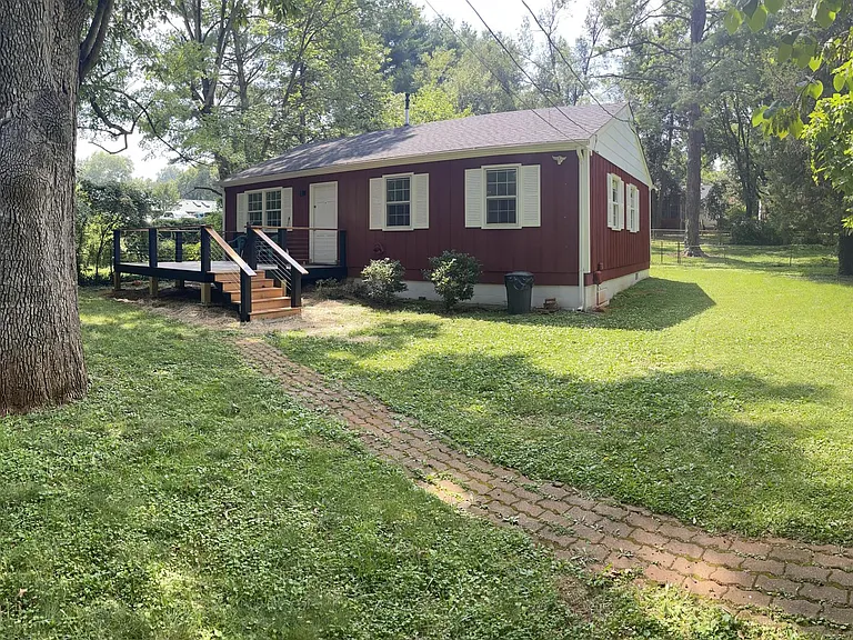 315 Caroline Ave — Photo 25