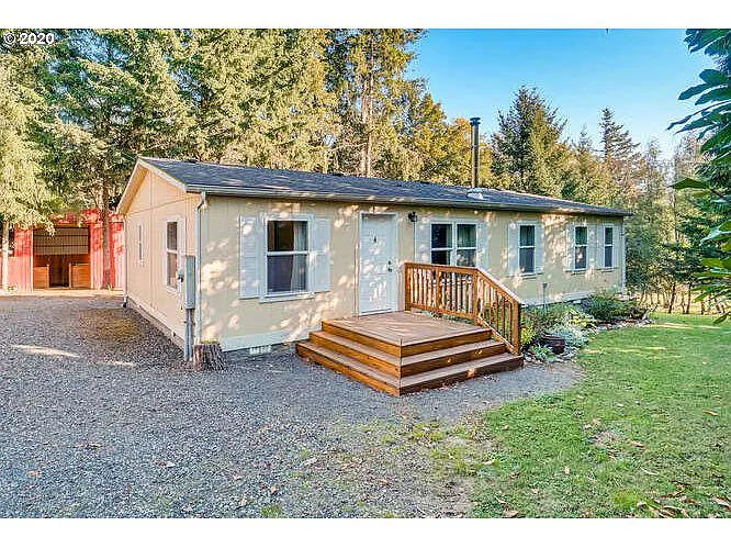 420 NE Curtis Dr photo 1