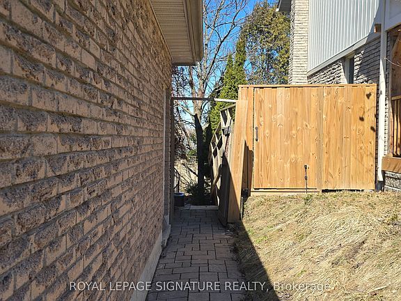 2nd image of 105 Ashton Rd #Basement
