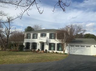 1616 Crowell Rd, Vienna, VA 22182