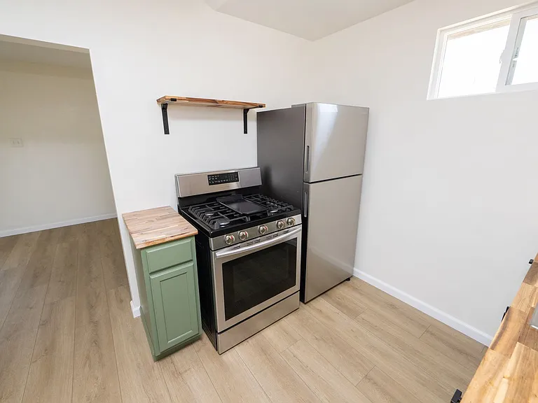1053 Florence St — Photo 19