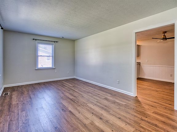 2nd image of 3292 Plano Rd