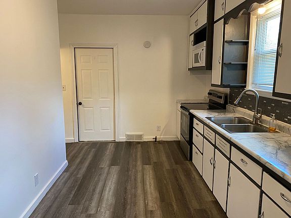 5th image of 313 Callon St