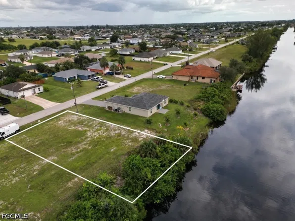 2229 NW 9th Ter, Cape Coral, FL 33993