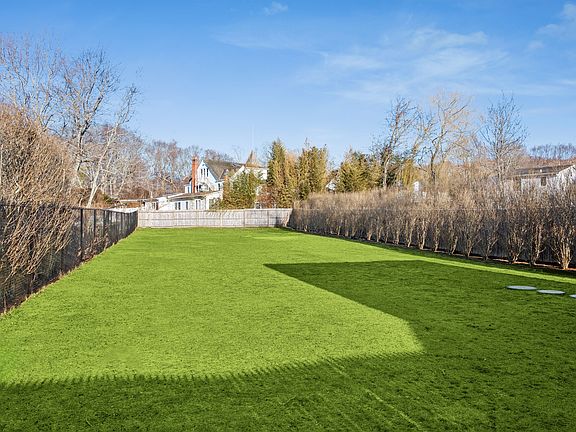 2nd image of 60 W Neck Rd