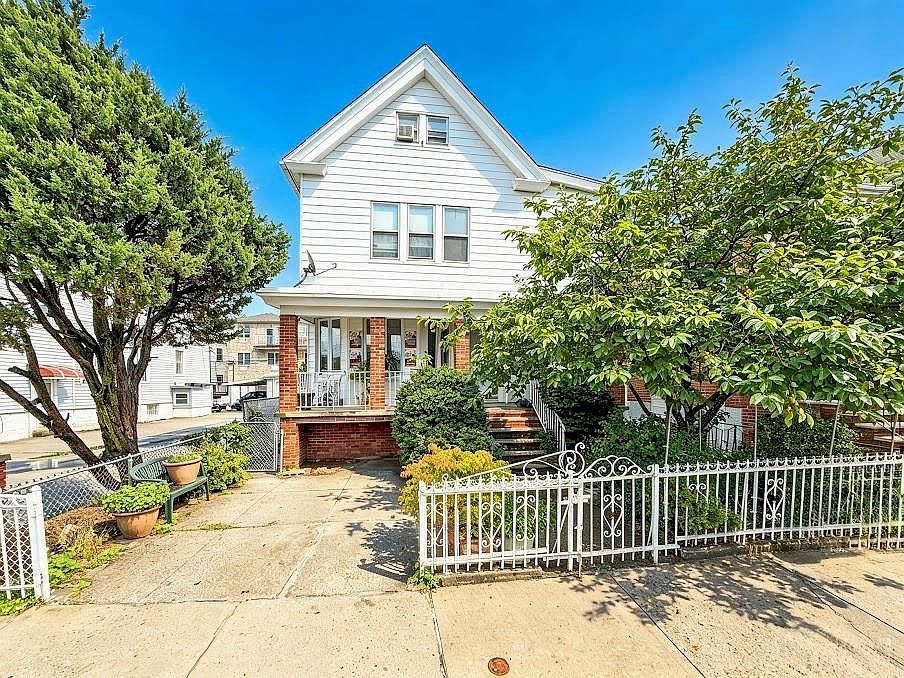 1st image of 199 Bay 25th St