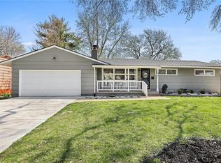 8025 Maple St, Prairie Village, KS 66208