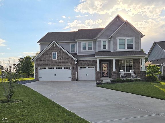 2nd image of 4196 Viewforth Ln
