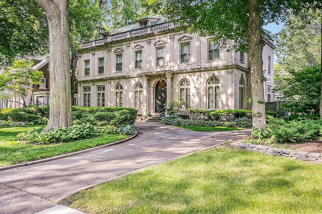 2150 Iroquois St, Detroit, MI 48214 Zillow