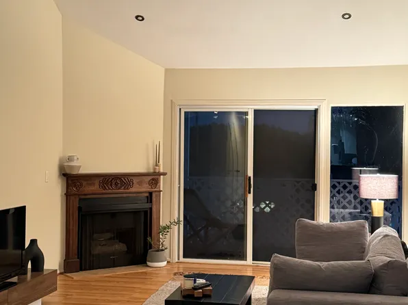 955 E 3rd St Unit 402, Long Beach, CA 90802