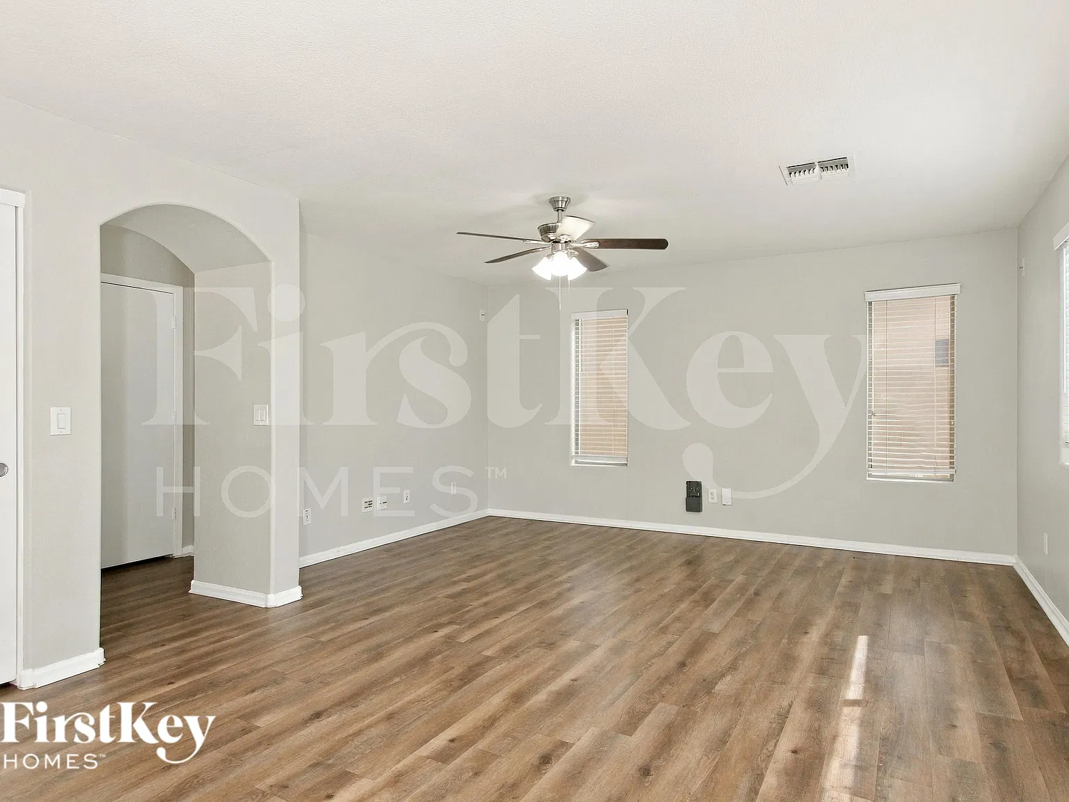 4 bed, 2.5 bath, 2232 sqft, $2,095 — Photo 3