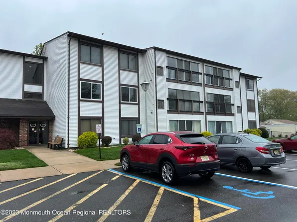 277 Crosse Dr APT 2E, Monroe Township, NJ 08831