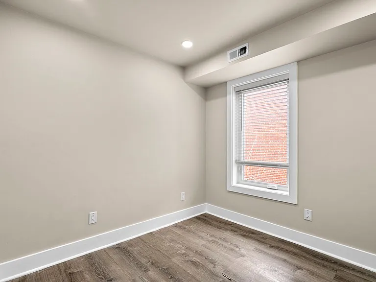 3150 Buena Vista Ter SE — Photo 16