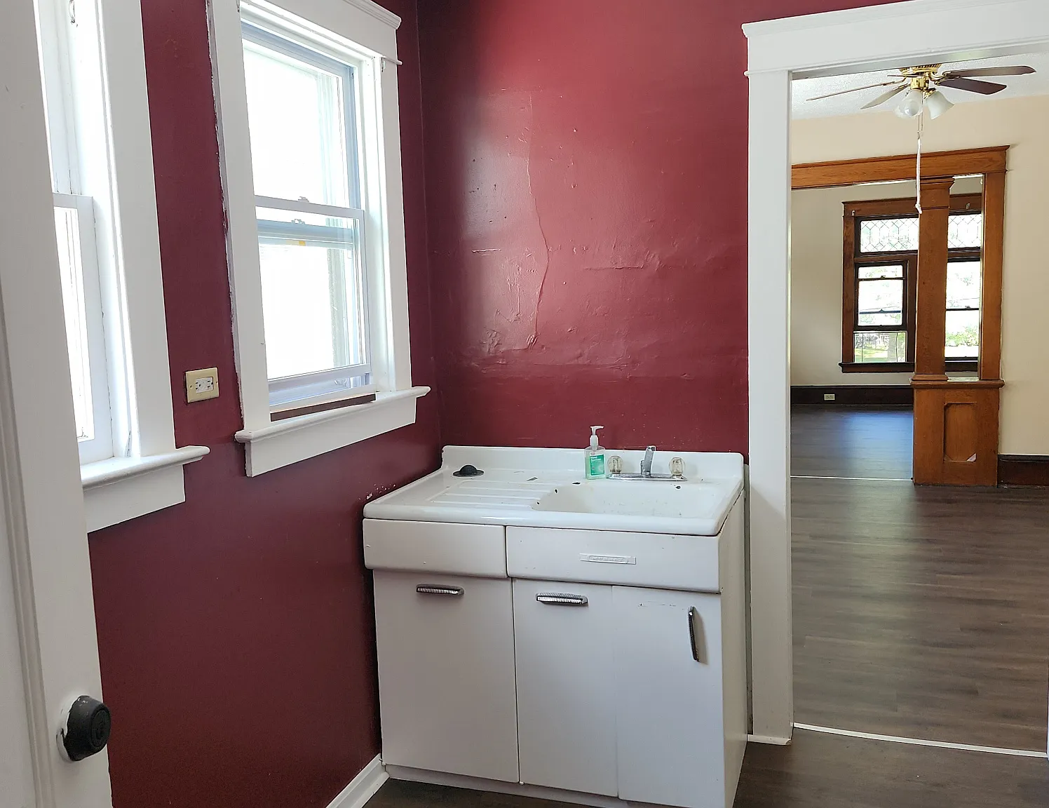 1333 W 8th St — Photo 4