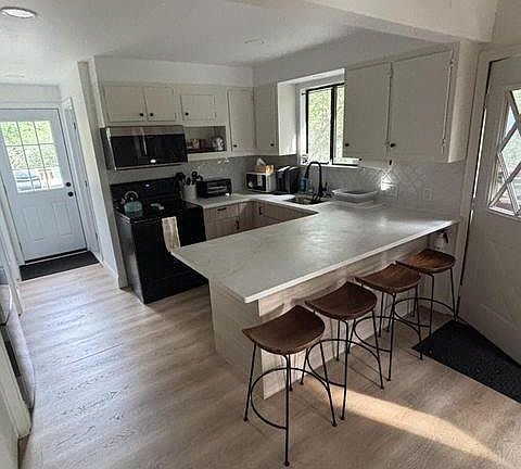3rd image of 278 Cedar Dr
