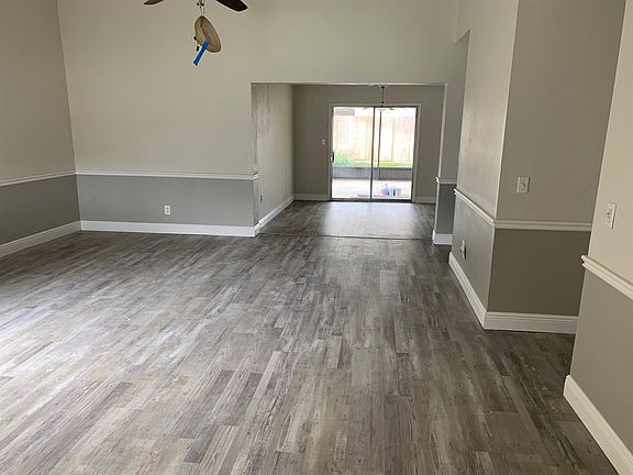 3rd image of 1018 Gwyn Cir