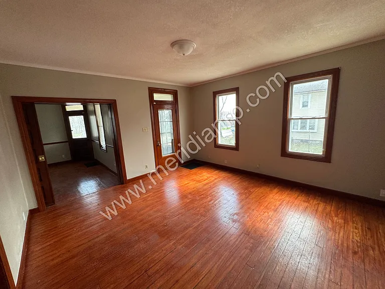 2403 N Clinton St — Photo 4