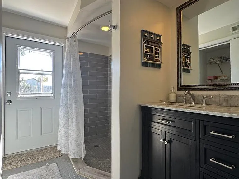 70 Brooks Dr — Photo 23