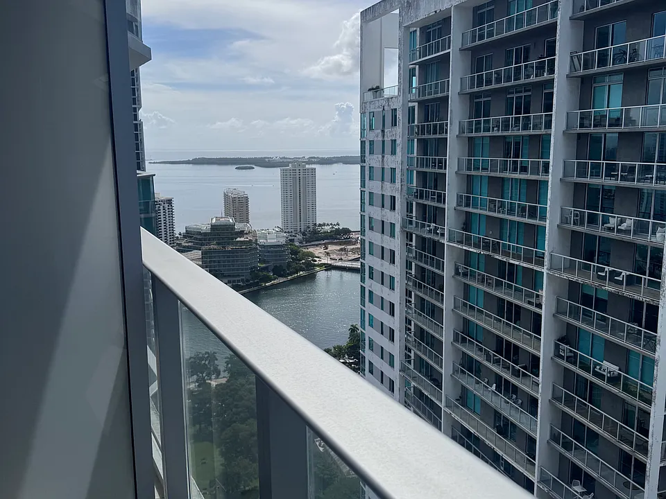 600 Brickell Ave