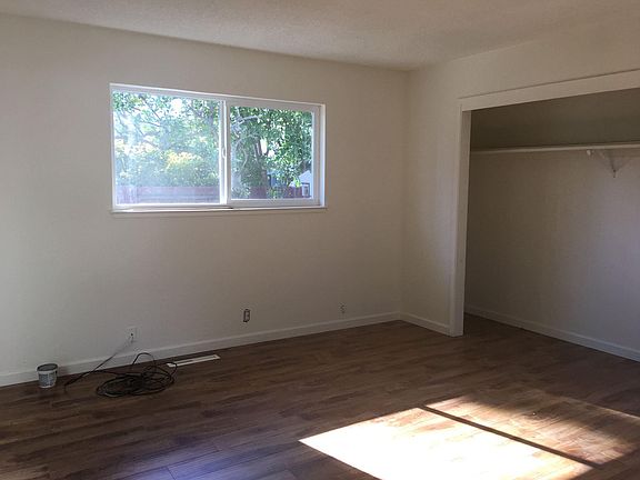 Master bedroom (window blind/closet door will be installed l