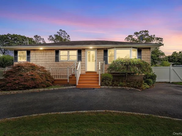 207 Juniper Road, Kings Park, NY 11754